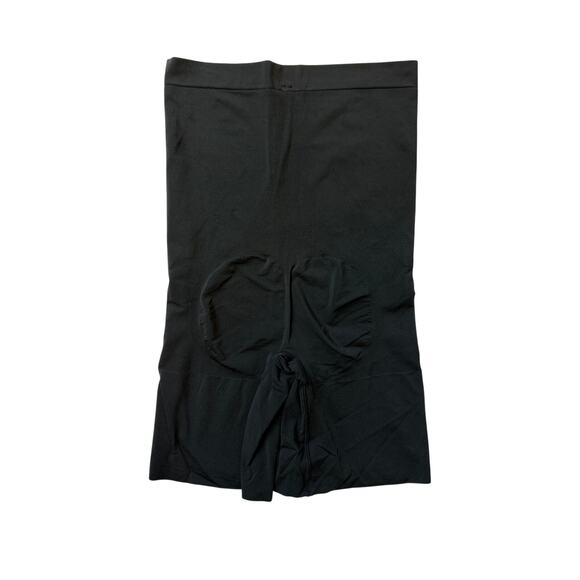 Spanx OnCore Mid-Thigh Shorts Shapewear Sculpting Stretch Very Black Size L - Picture 4 of 8